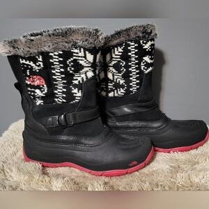 The North Face Women's Black and Pink Winter Boots (Size 8)